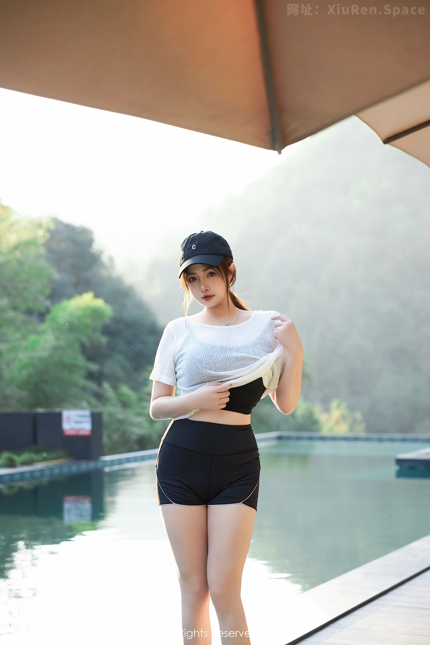 图片[6]-[XiuRen秀人网] VOL.9549 模特养乐多Doll性感深色运动服饰秀丰满身材白嫩美腿诱惑写真52P-秀人网官方网站